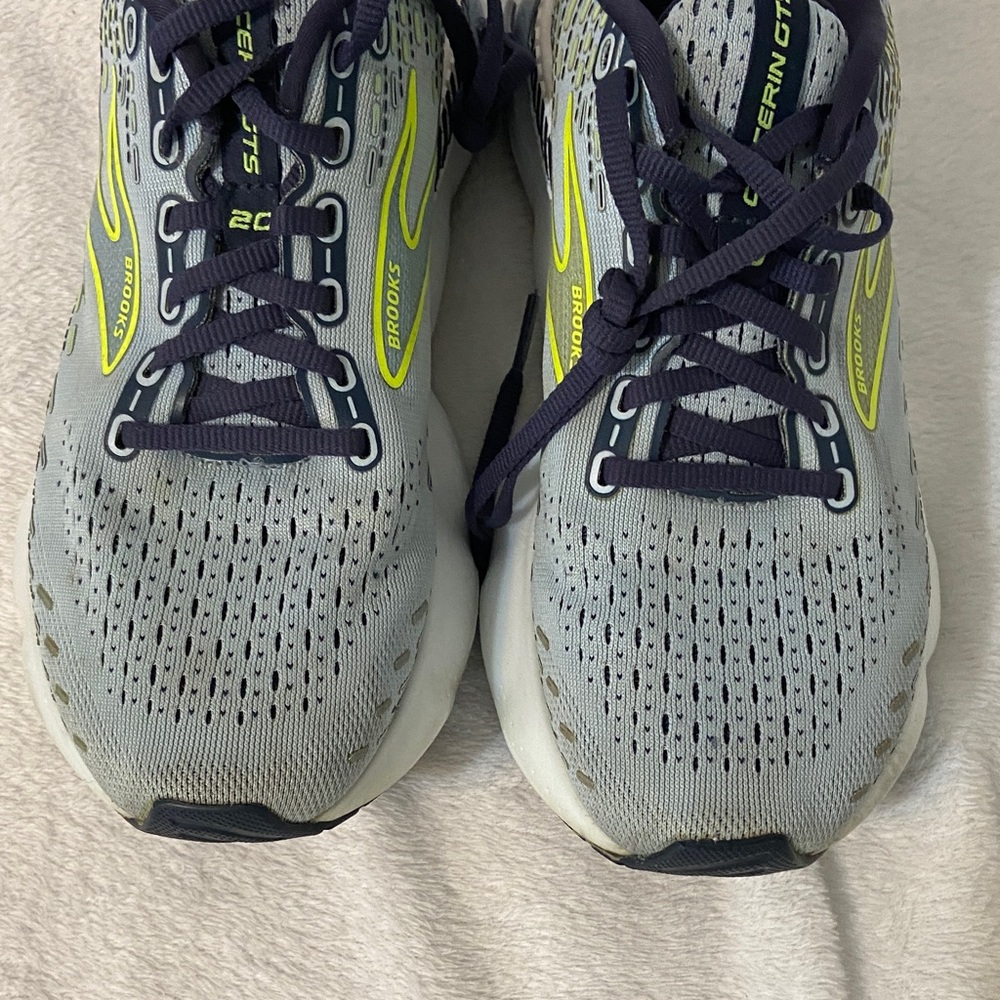 Brooks Men's Sneakers in Gray with Neon Yellow Accents - Picture 5 of 7